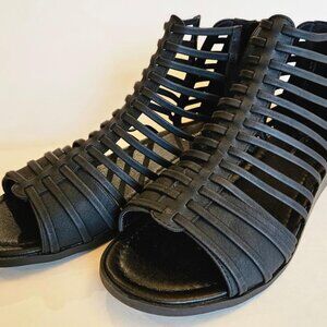 Jourvec Woman's Delilah Tru-Comfort foam. Black gladiator sandals. Size=12